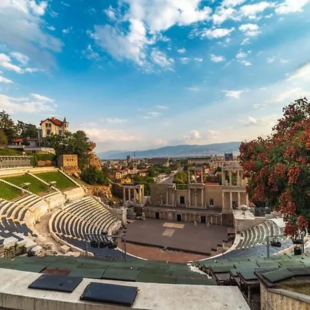 Urban Exec With Free Gym Pass, Full Office Setup And Designated Parking Space Appartement