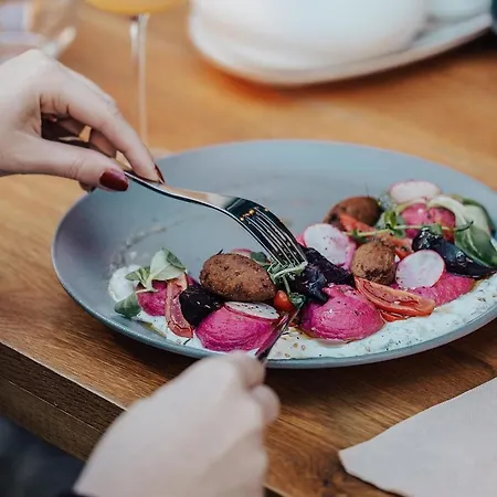 Urban Exec With Free Gym Pass, Full Office Setup And Designated Parking Space *