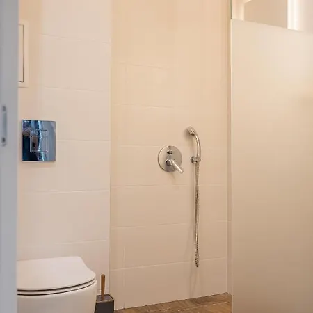 Urban Exec With Free Gym Pass And Full Office Setup Apartment Plowdiw