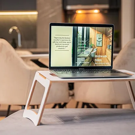 Urban With Full Office Setup And Dedicated Parking Space By Flat Managеr 公寓