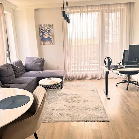 Urban Exec With Free Gym Pass, Full Office Setup And Designated Parking Space Płowdiw