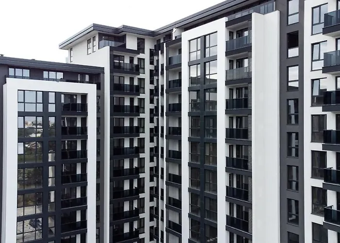 Apartament Urban Exec With Free Gym Pass, Full Office Setup And Designated Parking Space Płowdiw