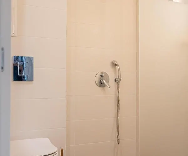 Urban Exec With Free Gym Pass, Full Office Setup And Designated Parking Space Apartament Płowdiw