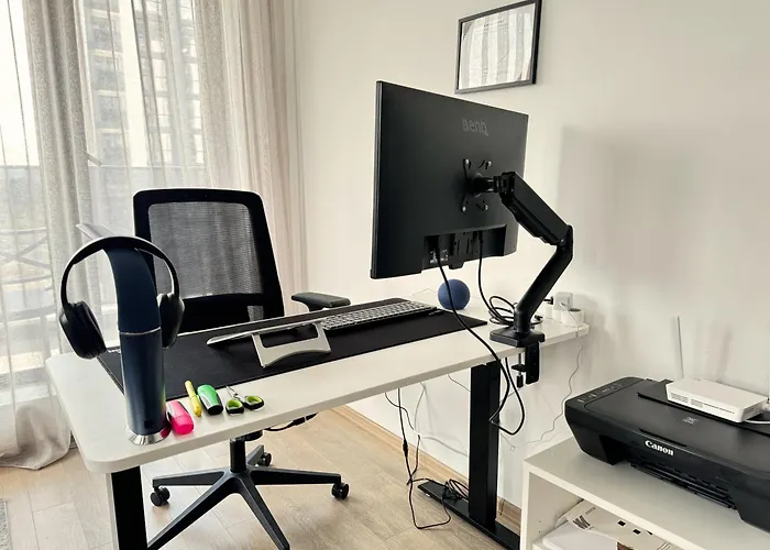 Apartament Urban Exec With Free Gym Pass, Full Office Setup And Designated Parking Space Płowdiw