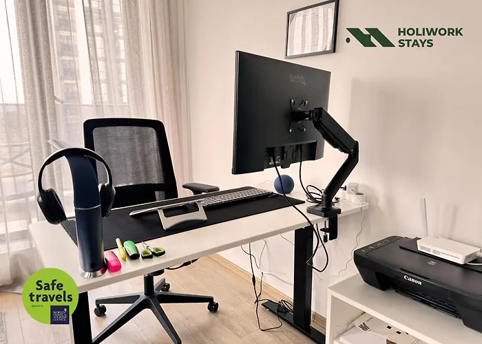 Urban Exec With Free Gym Pass, Full Office Setup And Designated Parking Space Apartament *
