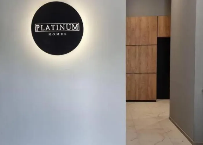 Apartament Urban Exec With Free Gym Pass, Full Office Setup And Designated Parking Space