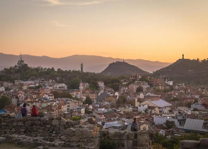 Urban Exec With Free Gym Pass, Full Office Setup And Designated Parking Space Apartament *